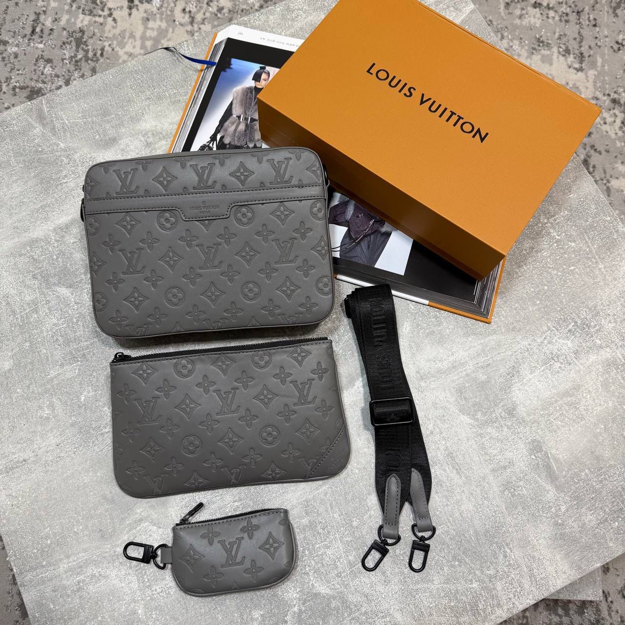 LVE MONOGRAM TRIO MESSENGER BAG - GREY