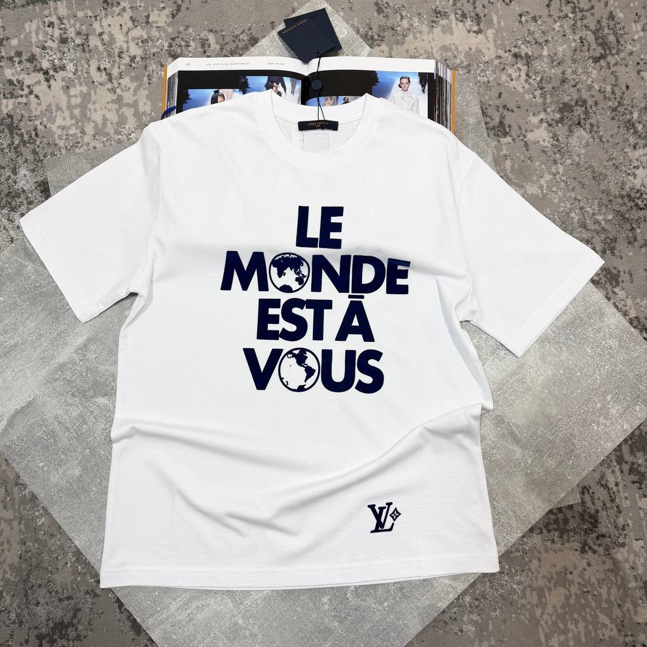 LVE LE MONDE TSHIRT - WHITE