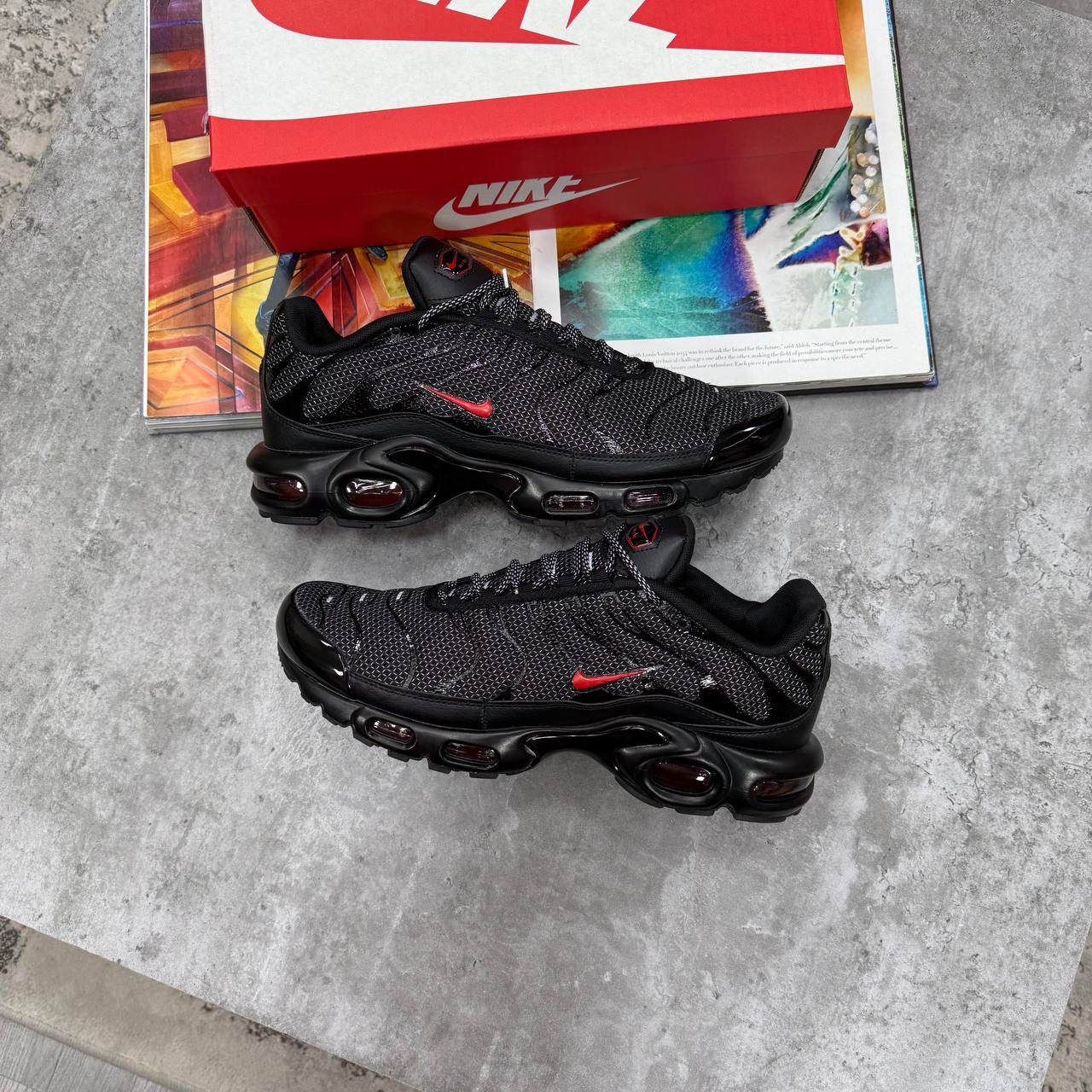 NI TN TRAINERS - TRIPLE  BLACK