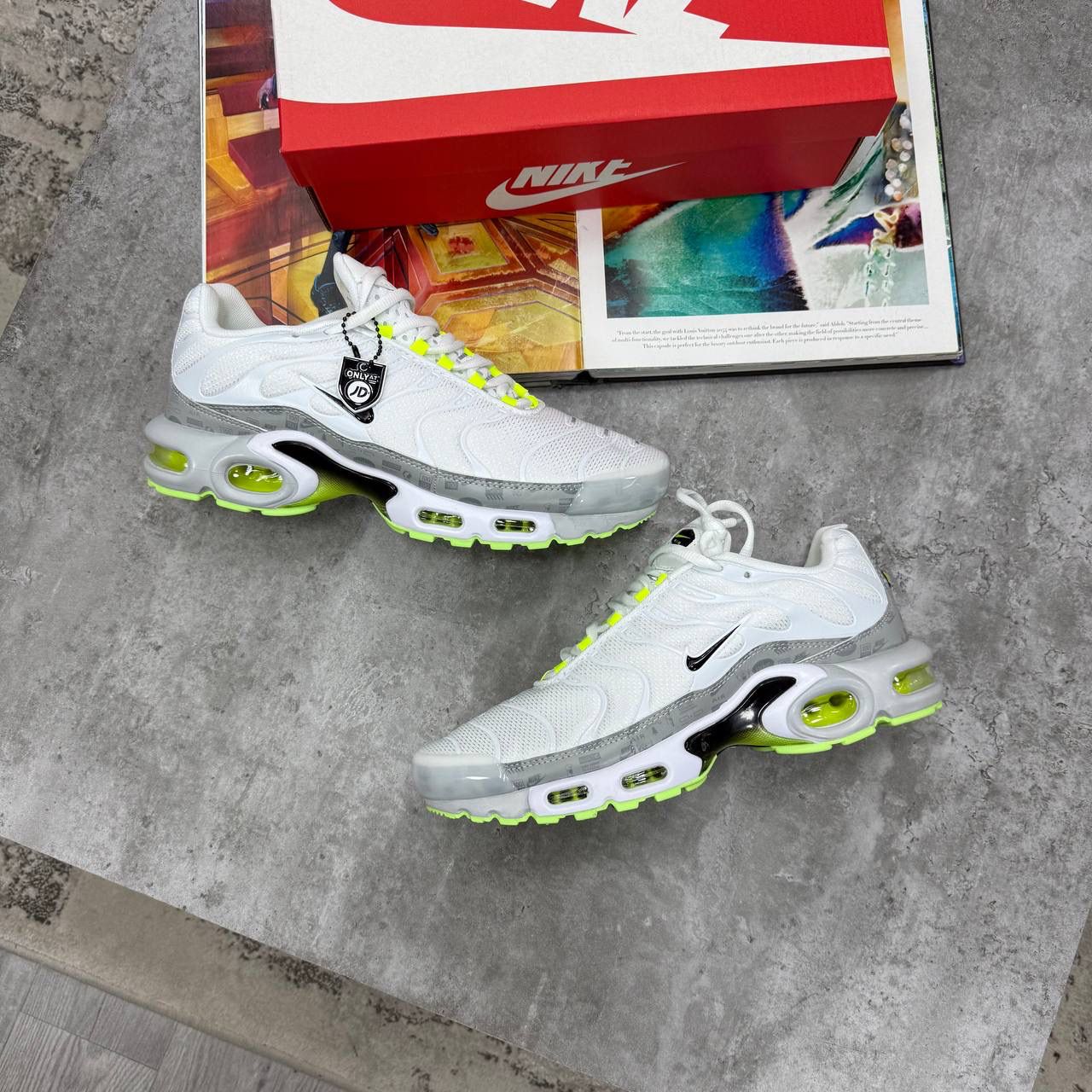 NI TN TRAINERS - WHITE / YELLOW