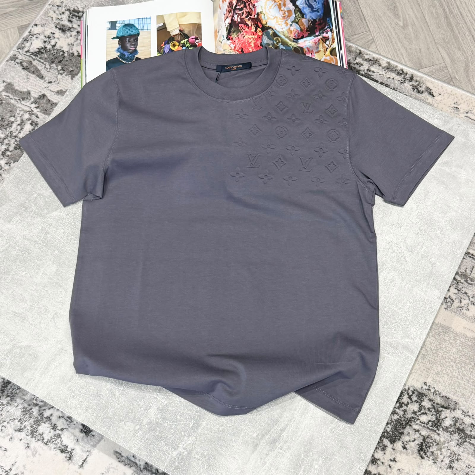 LVE TSHIRT - CHARCOAL
