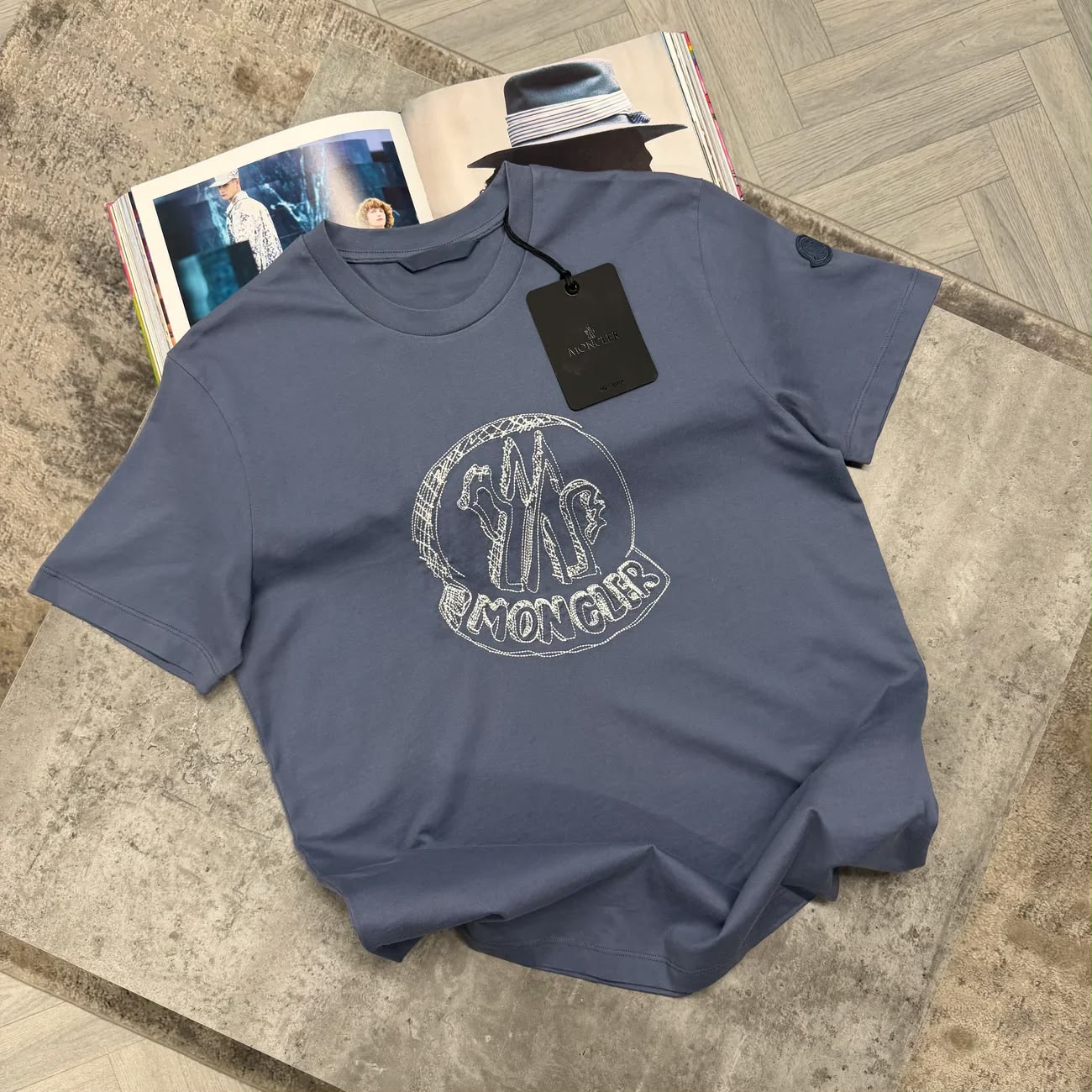 MNCLR SKETCH TSHIRT - PALE BLUE