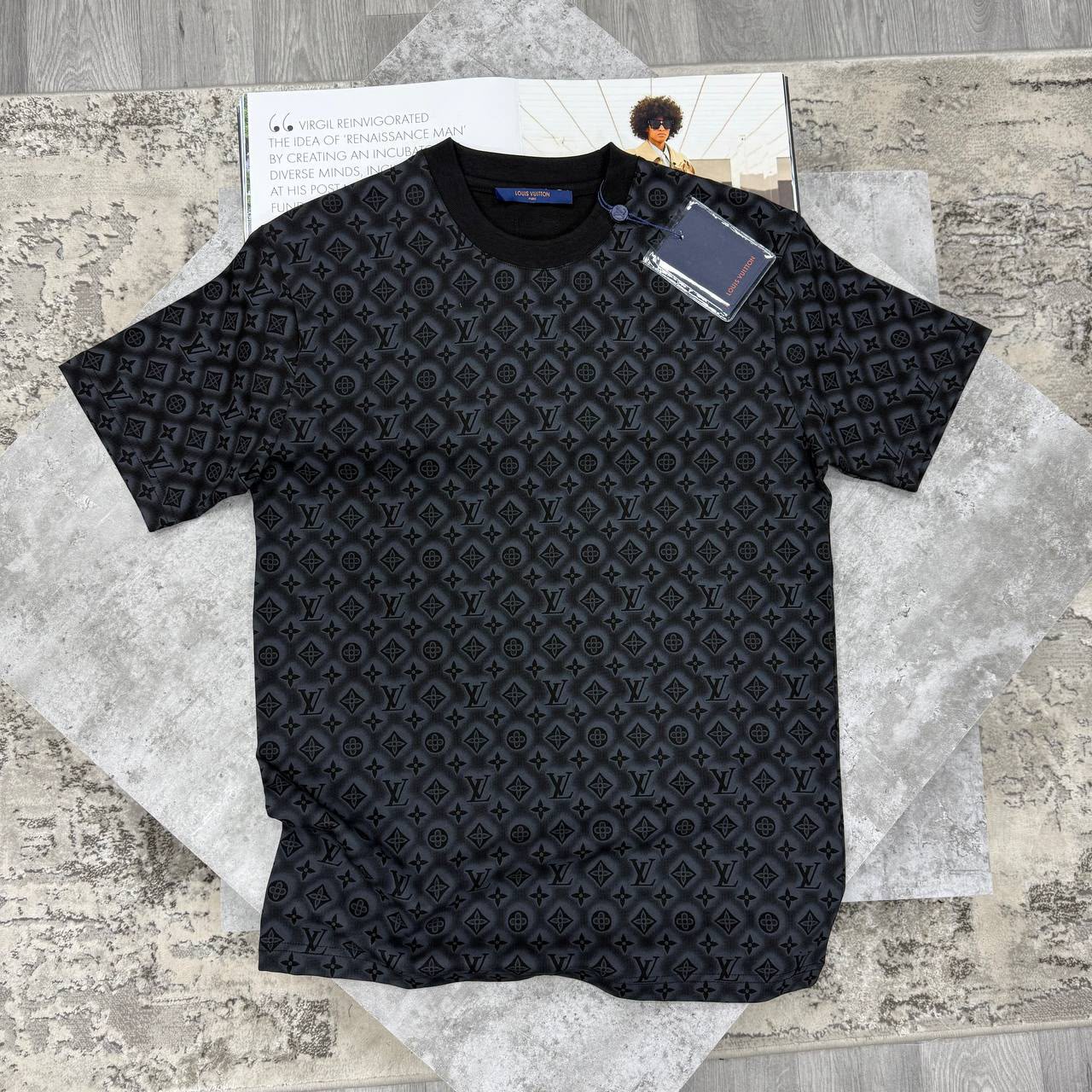 LVE MONOGRAM T SHIRT - BLACK