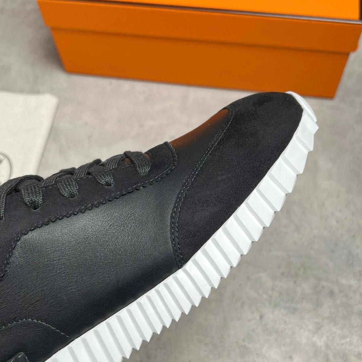 H TRAINER - WHITE / BLACK