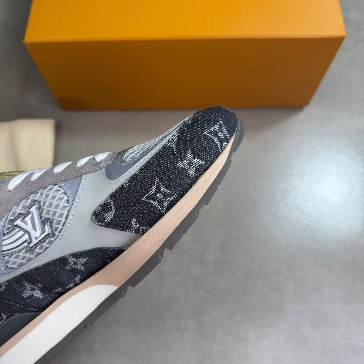 LVE TRAINERS - GREY
