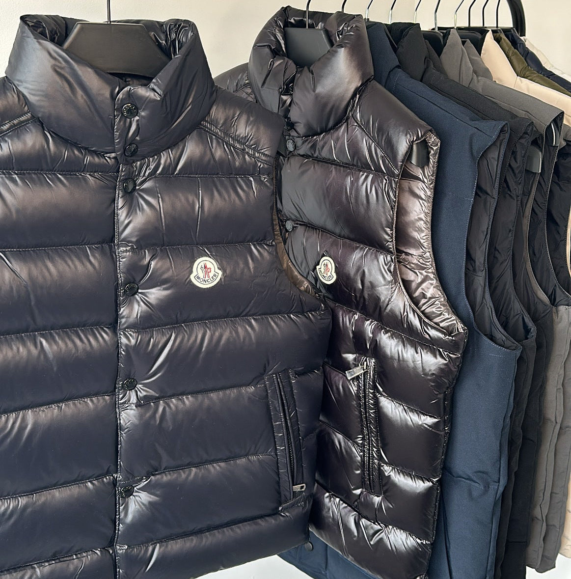 MNCLR TIBB VEST GILET - BLACK