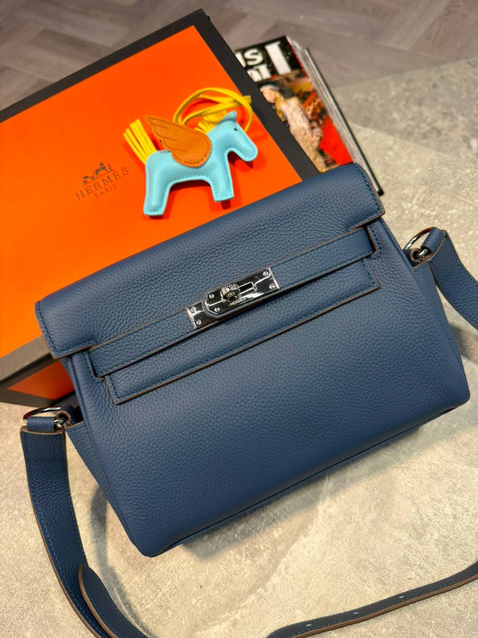 H KELLY MESSENGER BAG - BLUE