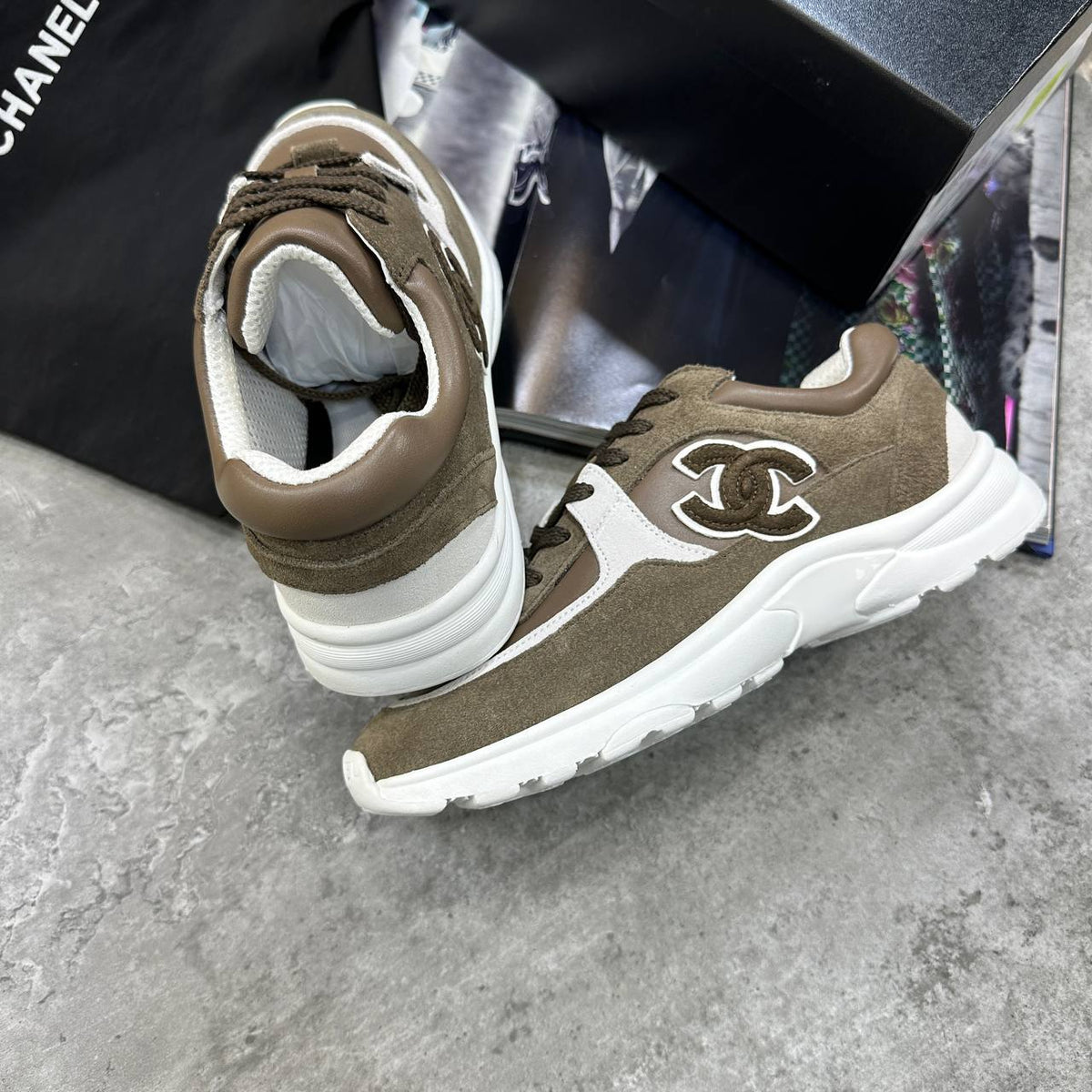 CHNL LEATHER TRAINERS - BROWN/WHITE