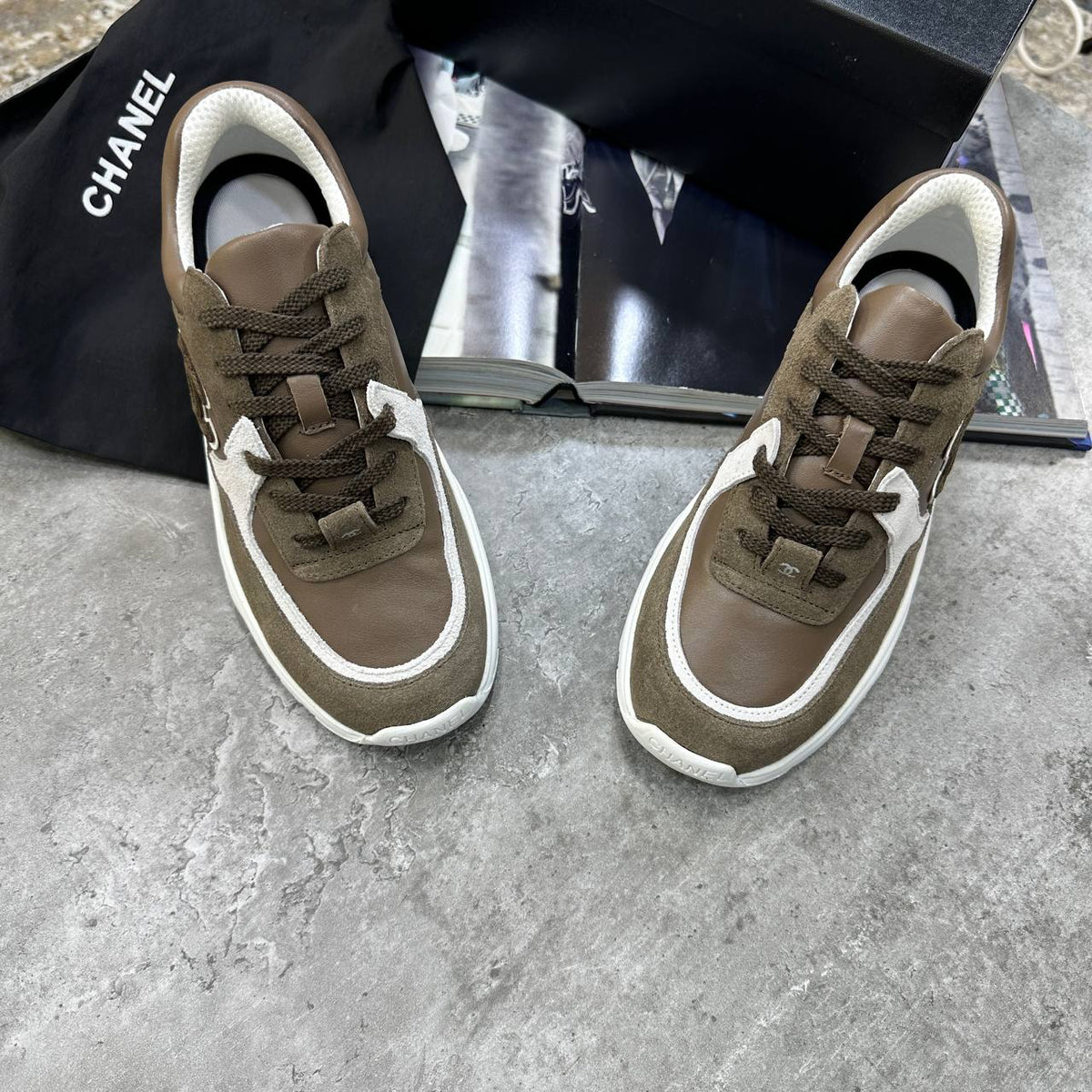 CHNL LEATHER TRAINERS - BROWN/WHITE