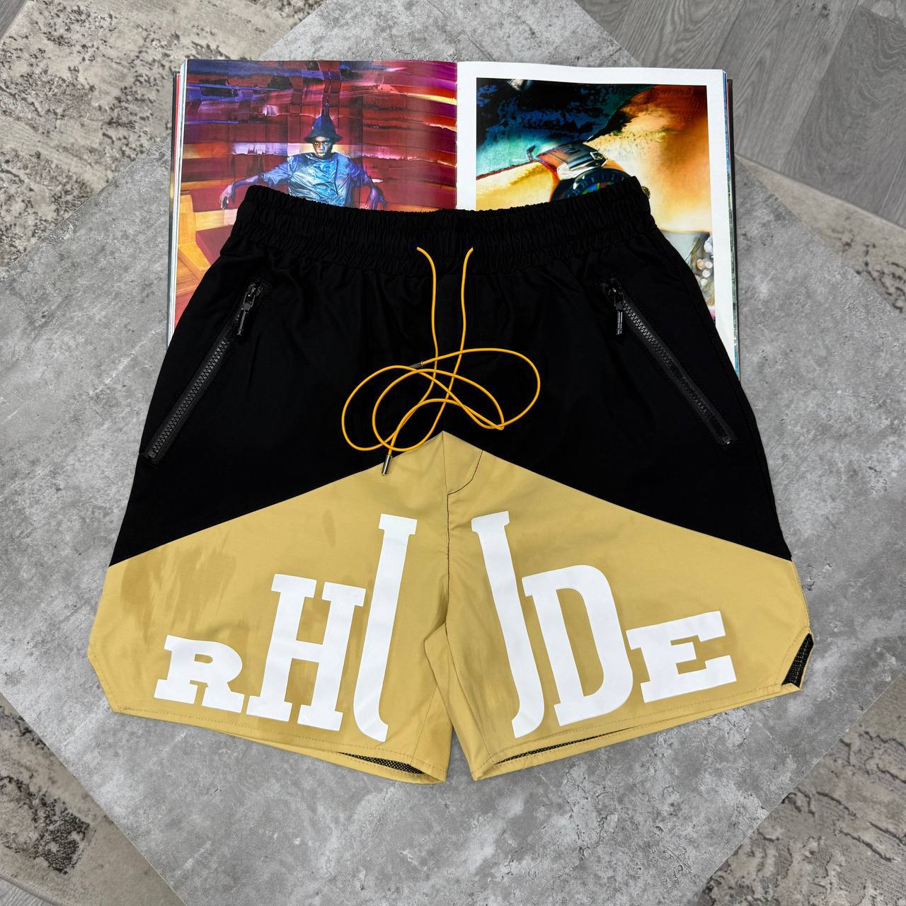 RHU SIDE ZIP SHORTS - BLACK / YELLOW