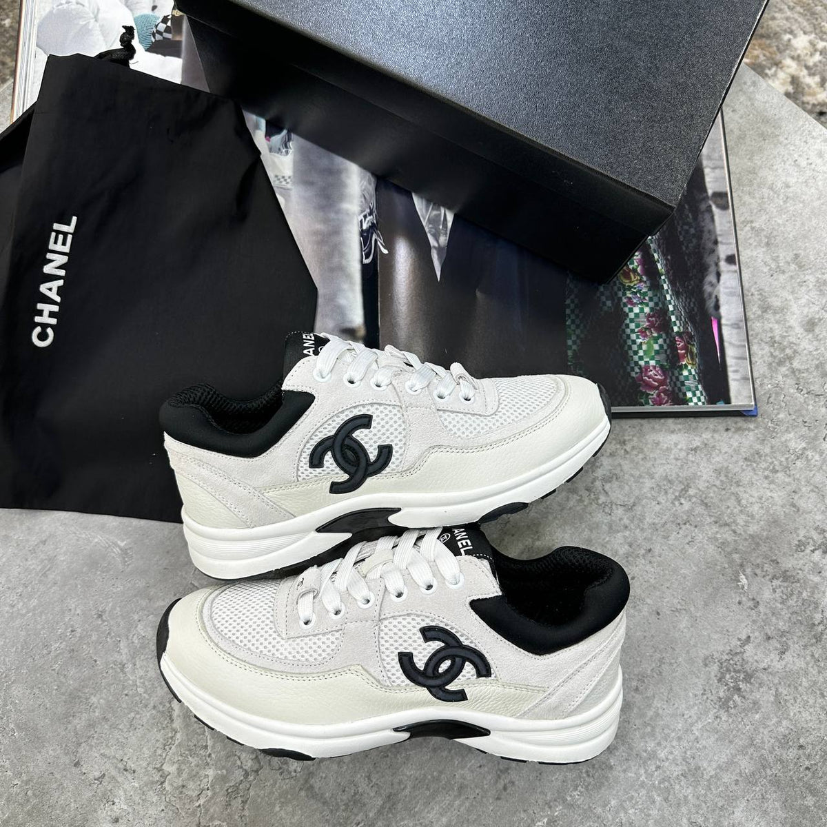 CHNL LEATHER TRAINERS - WHITE