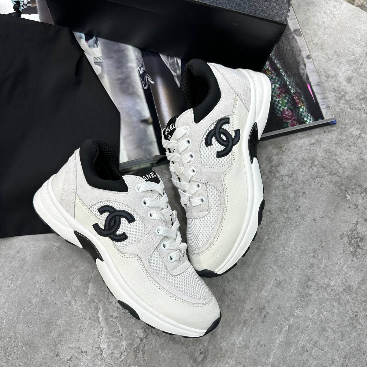CHNL LEATHER TRAINERS - WHITE