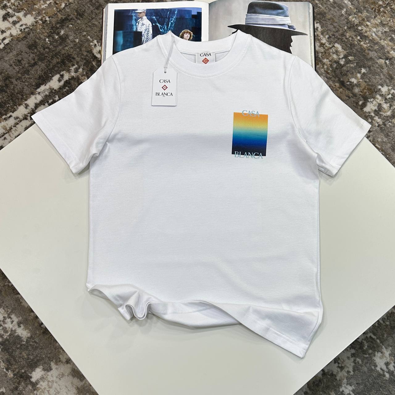 CB GRADIENT SQUARE TSHIRT - WHITE