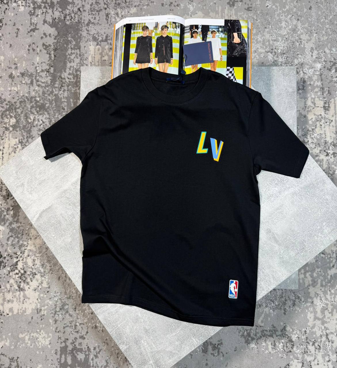 LVE COTTON GRAPHIC TSHIRT - BLACK