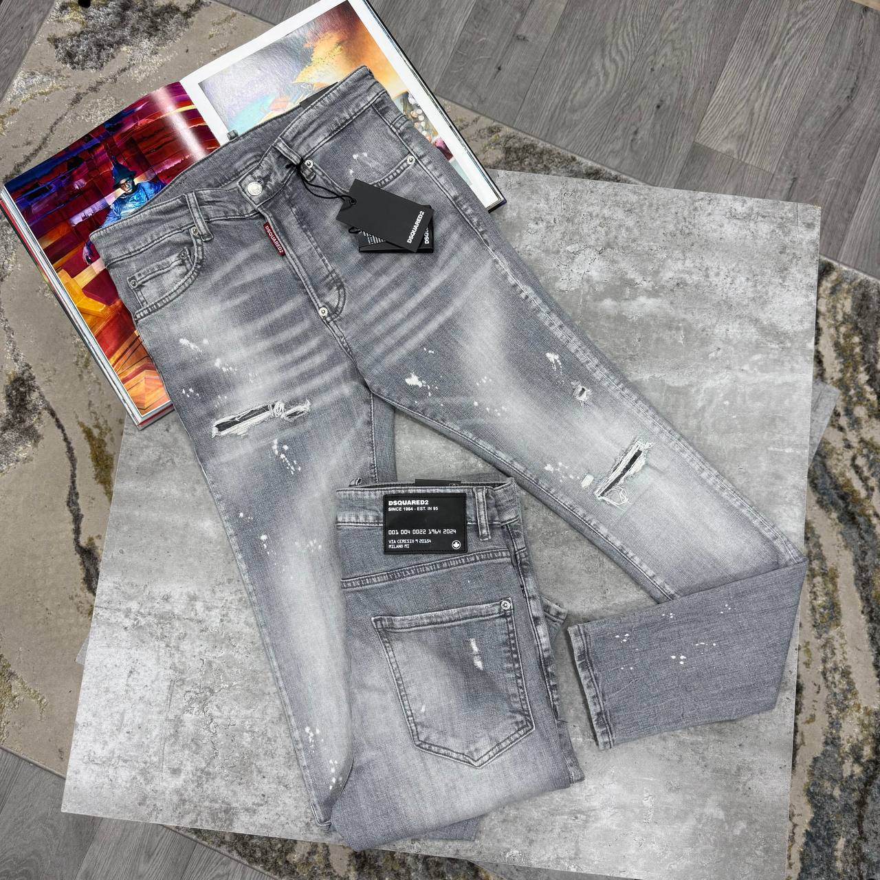 DSQ PAINT SPLATTER JEANS - GREY