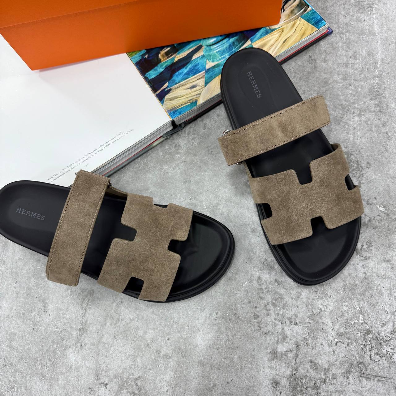 H CHYPRE SUEDE SANDALS - BROWN