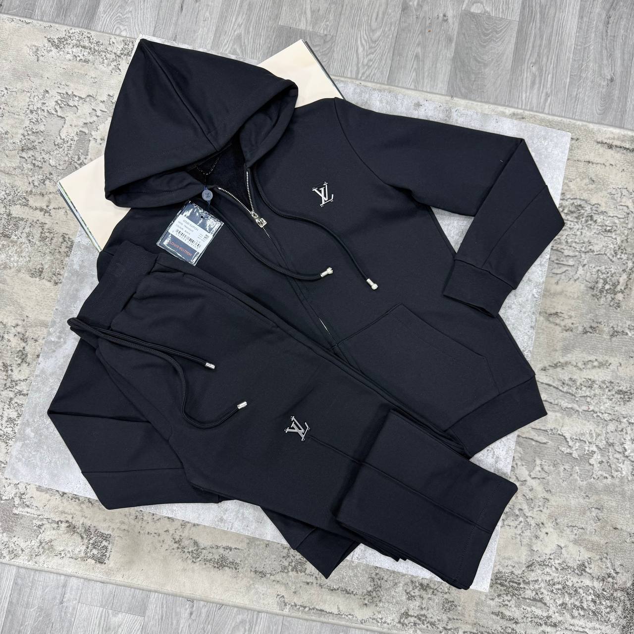 LVE TRACKSUIT - BLACK