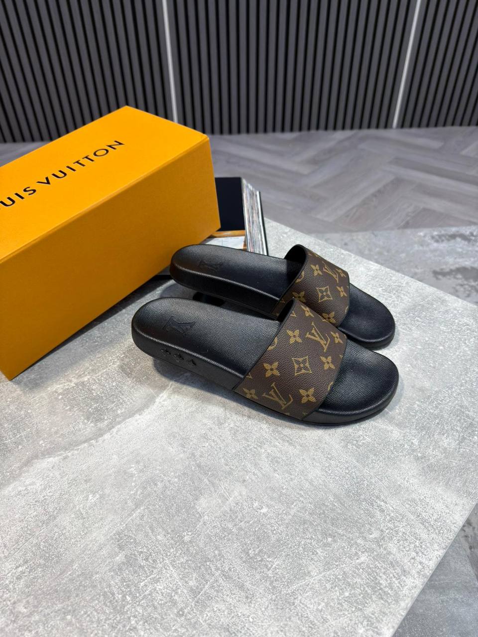 LVE WATERFRONT MULE SLIDES - BROWN