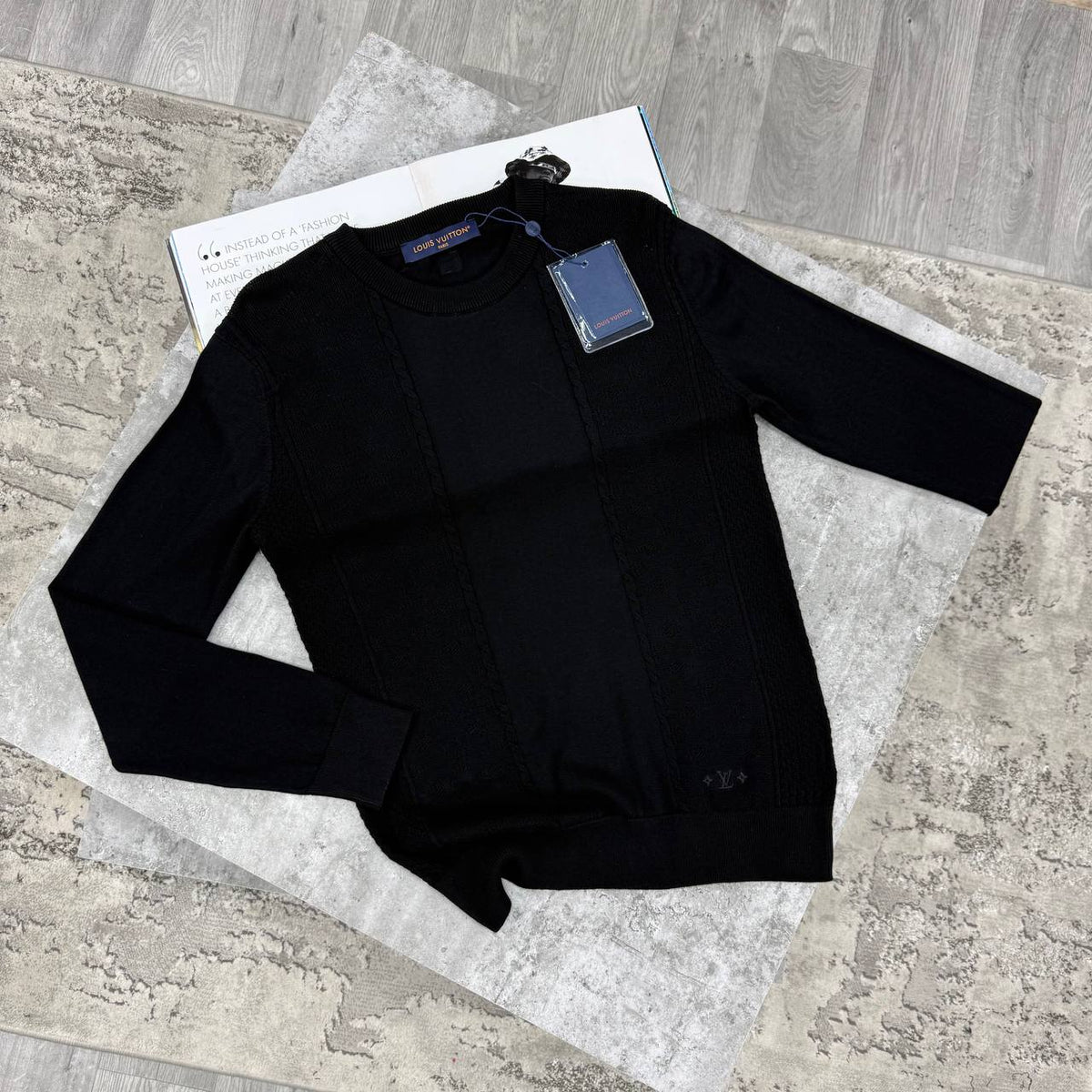 LVE KNITTED JUMPER - BLACK