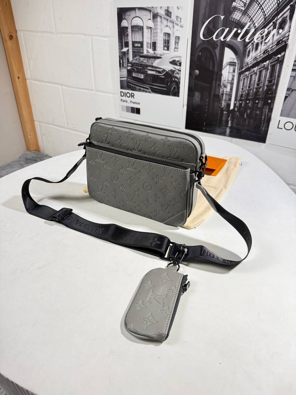 LVE MONOGRAM TRIO MESSENGER BAG - GREY