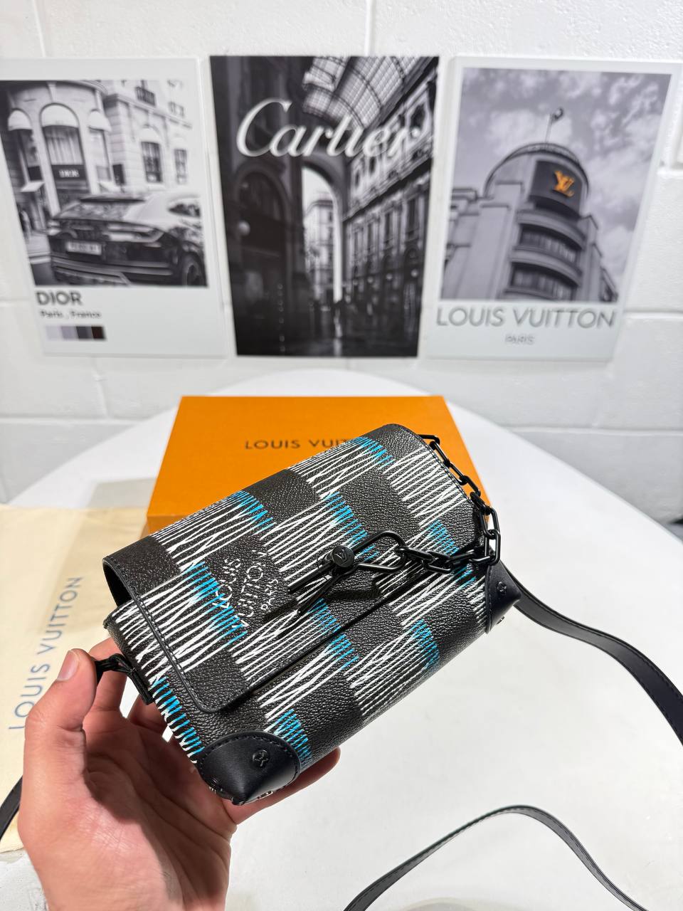 LVE MESSENGER BAG - BLUE/BLACK