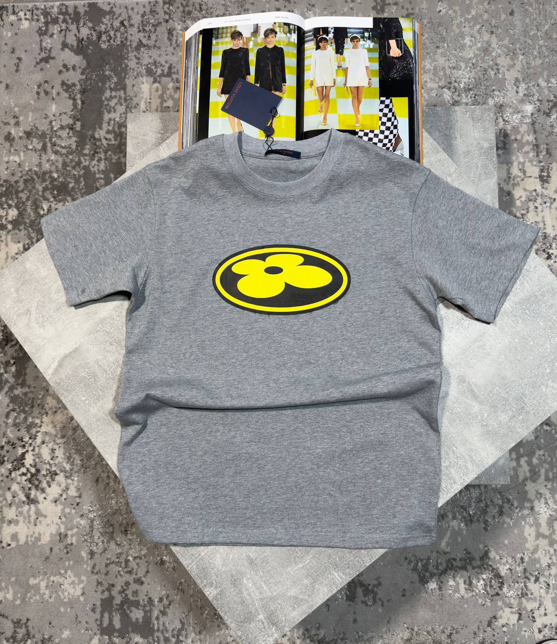 LVE GRAPHIC PATCH TSHIRT - GREY