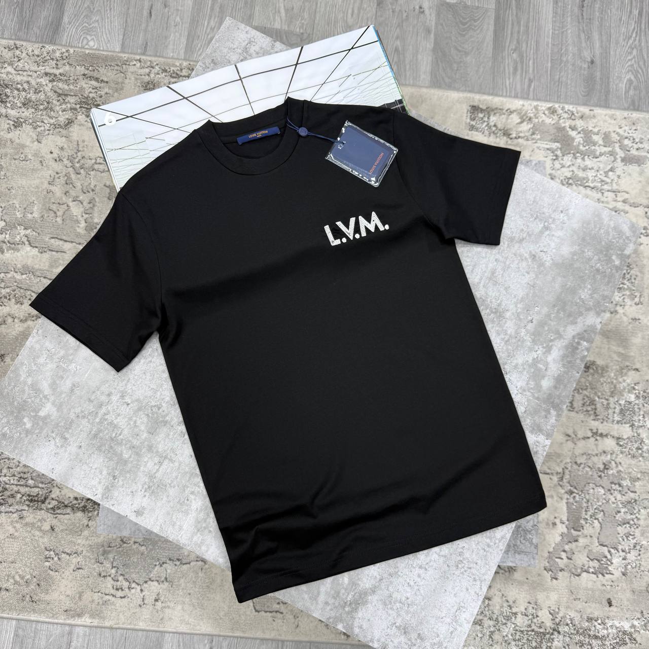 LVE EMBROID SIGNATURE TSHIRT - BLACK