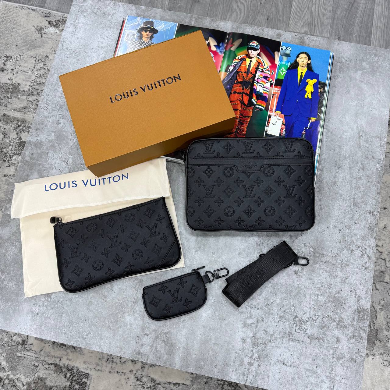 LVE MONOGRAM TRIO MESSENGER BAG - BLACK