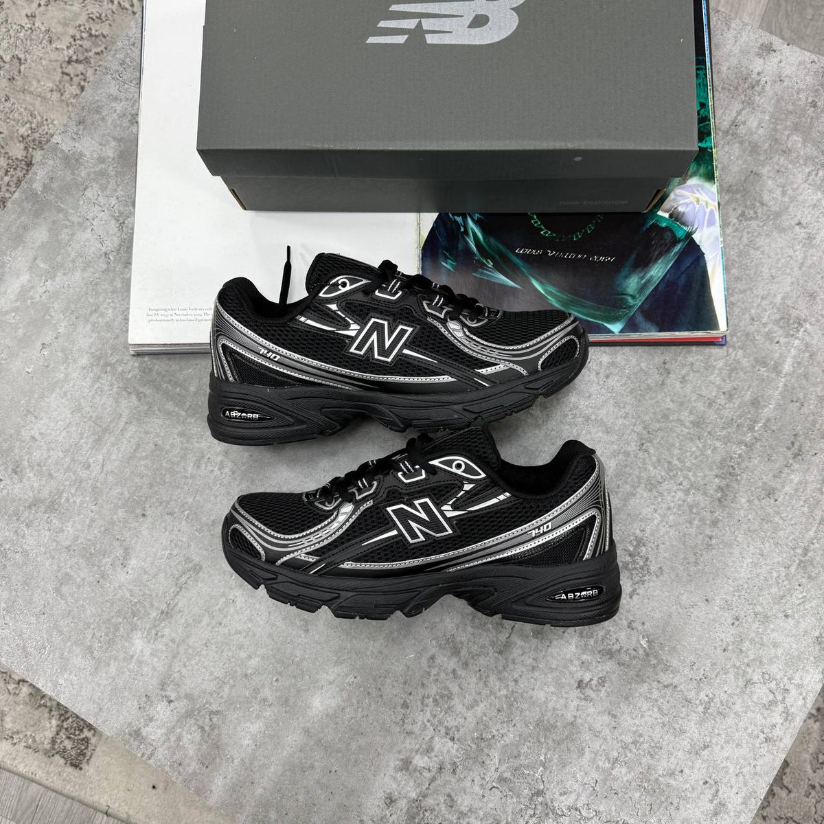 NB 740 TRAINERS - BLACK/SILVER