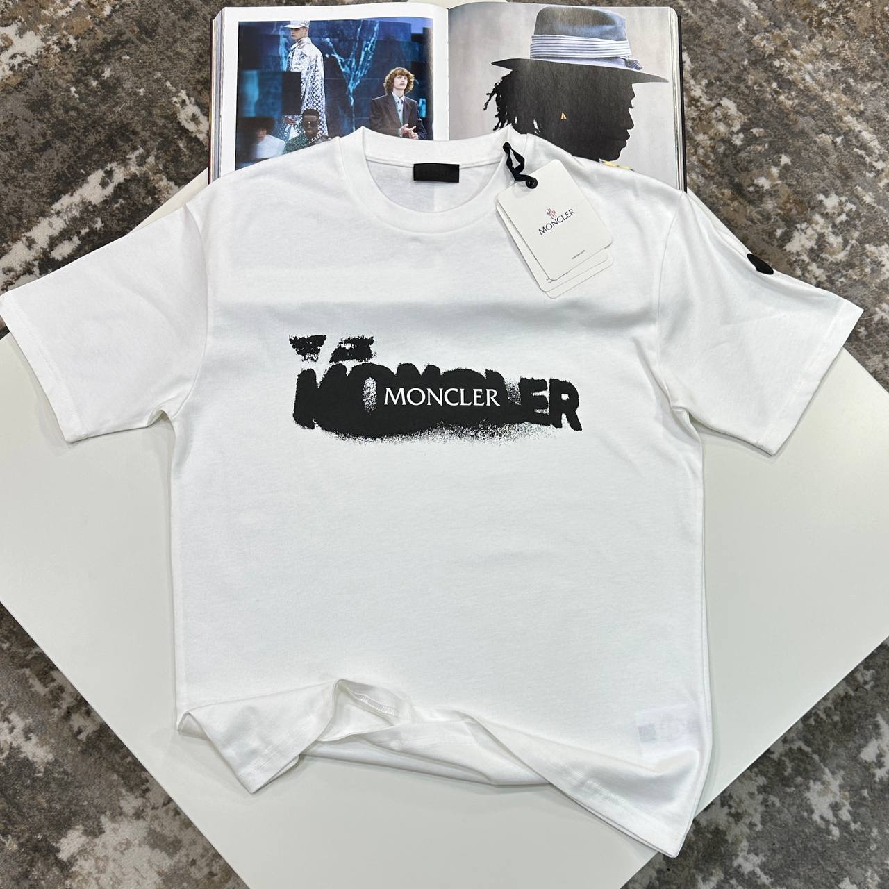 MNCLR GRAFFITI PAINT TSHIRT - WHITE