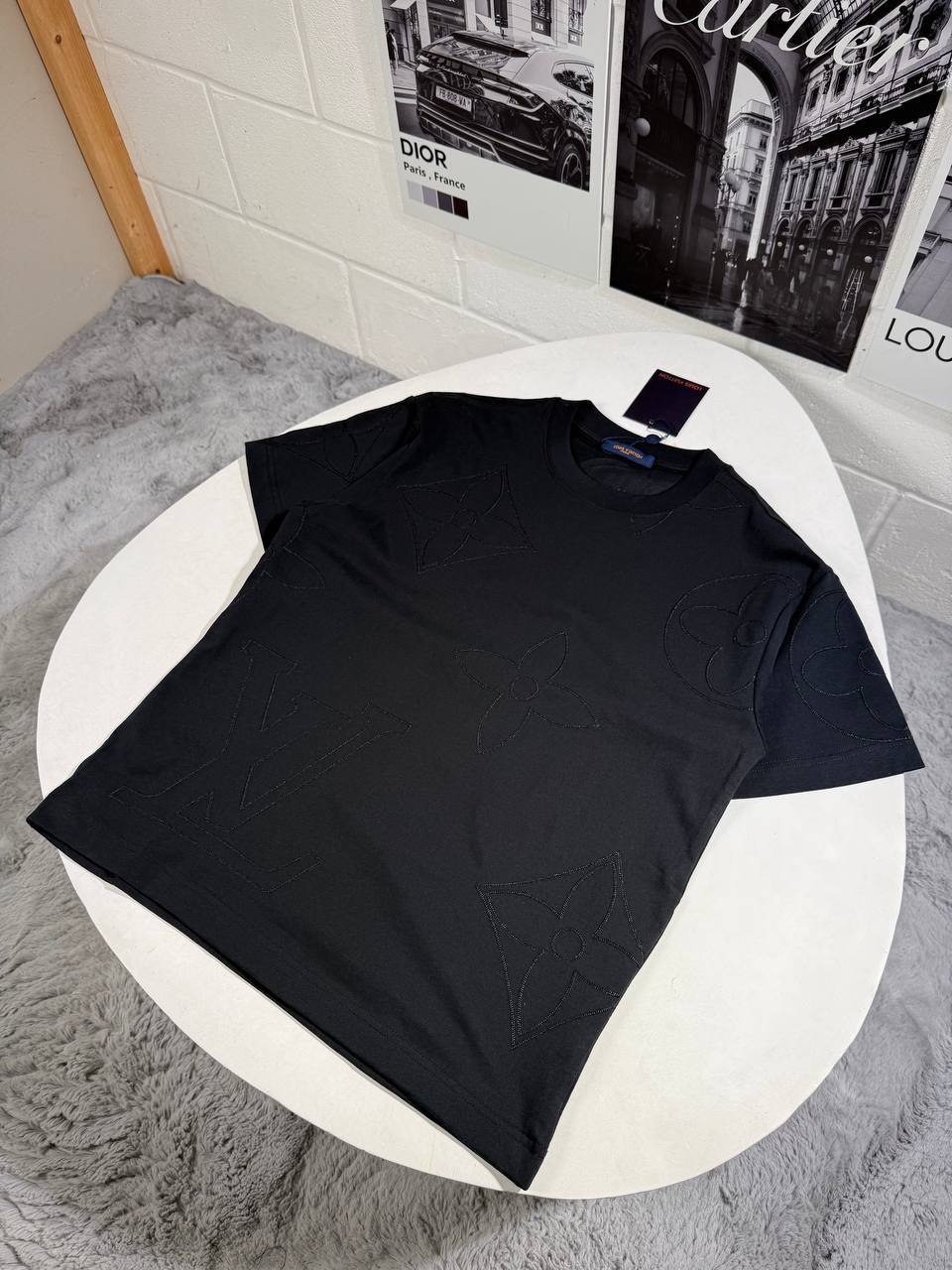 LVE MONOGRAM TSHIRT - BLACK