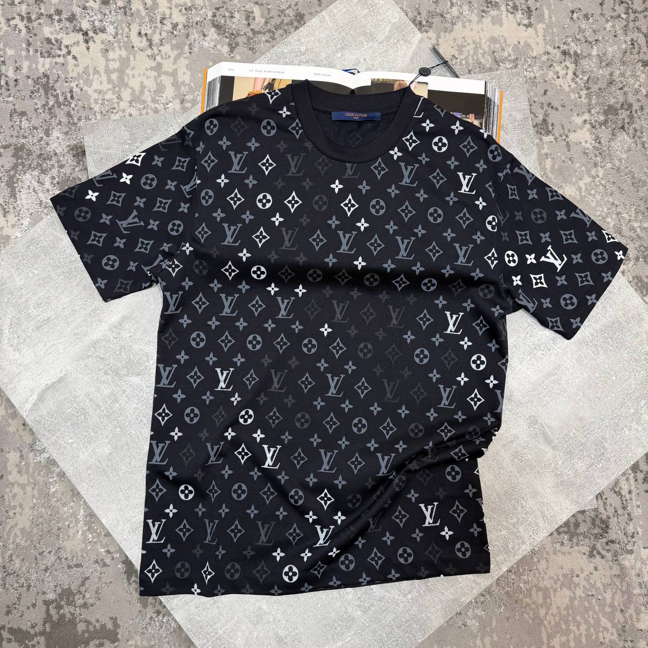 LVE MONOGRAM TSHIRT - NAVY