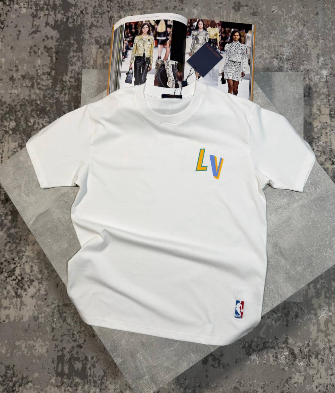 LVE COTTON GRAPHIC TSHIRT - WHITE