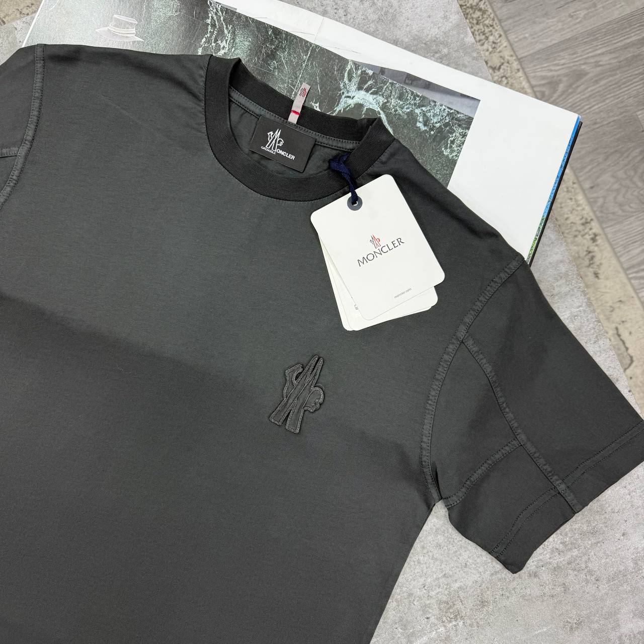 MNCLR CHEST POCKET POLO - BLACK