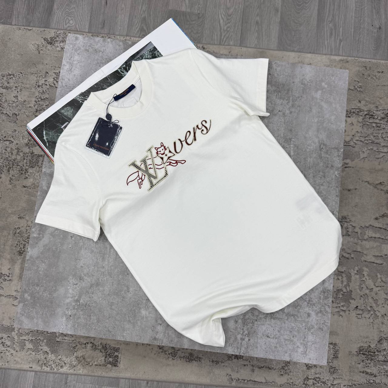 LVE CREWNECK TSHIRT - WHITE