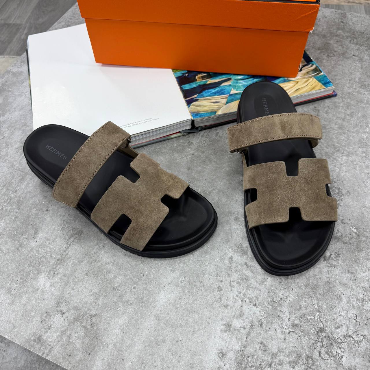 H CHYPRE SUEDE SANDALS - BROWN