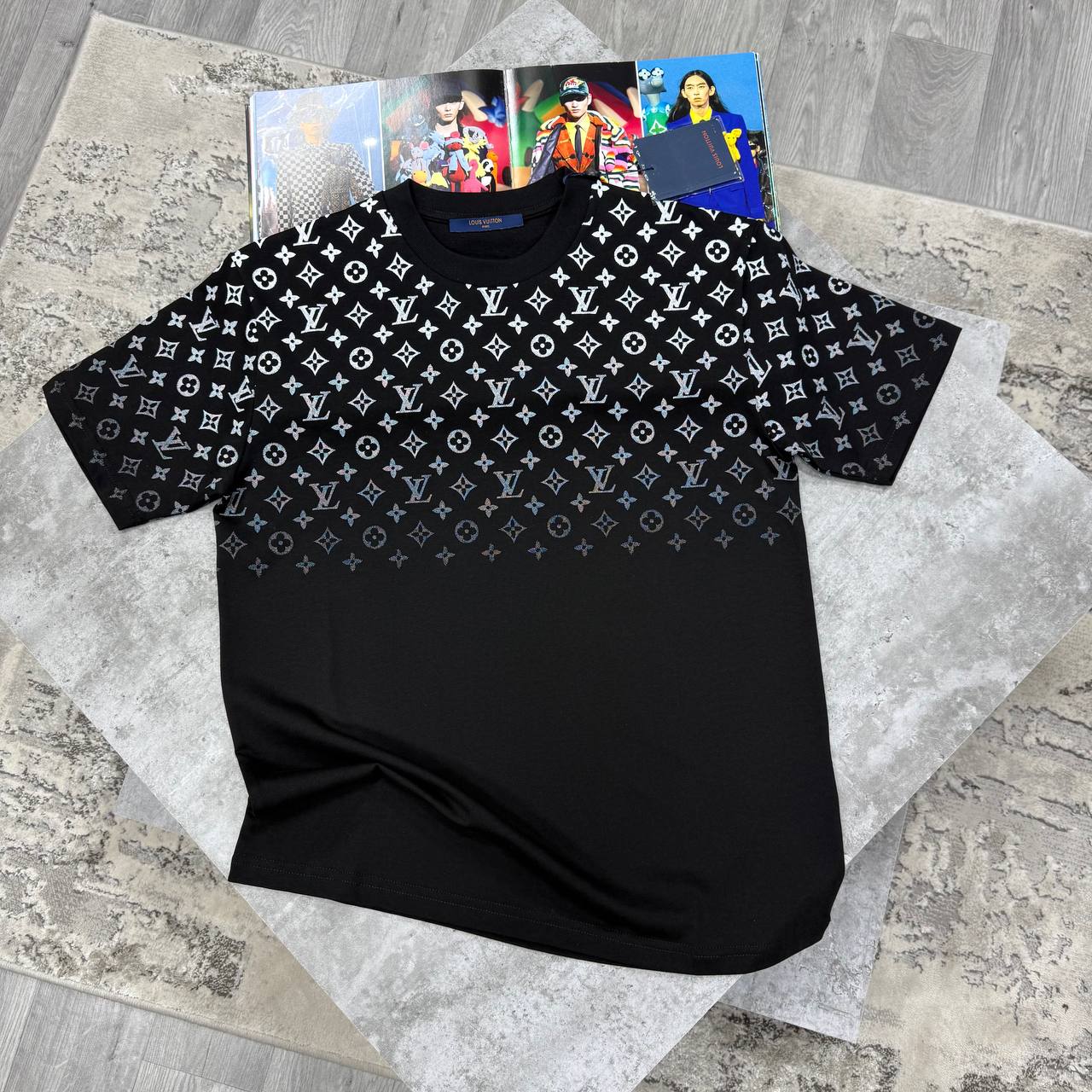 LVE MONOGRAM TSHIRT - BLACK