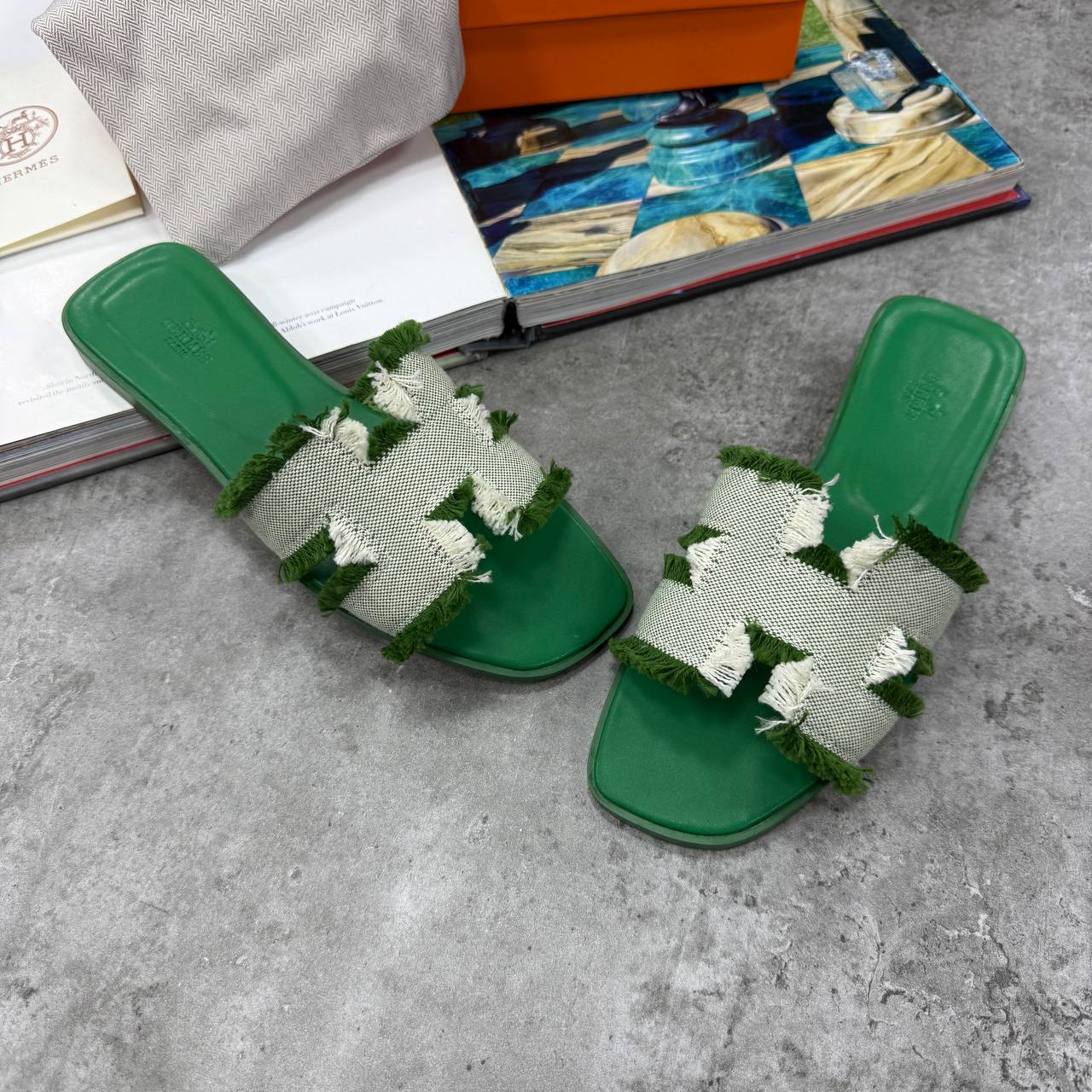 H ORAN FRINGE SANDALS - GREEN