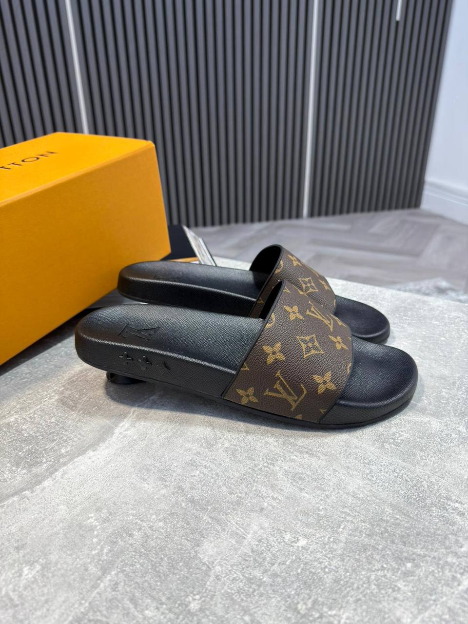 LVE WATERFRONT MULE SLIDES - BROWN