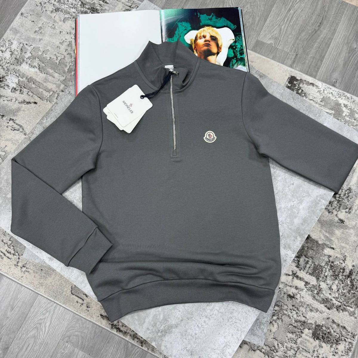 MNCLR LOGO HALF ZIP JUMPER - ANTHRACITE