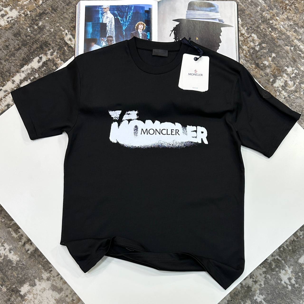 MNCLR GRAFFITI PAINT TSHIRT - BLACK