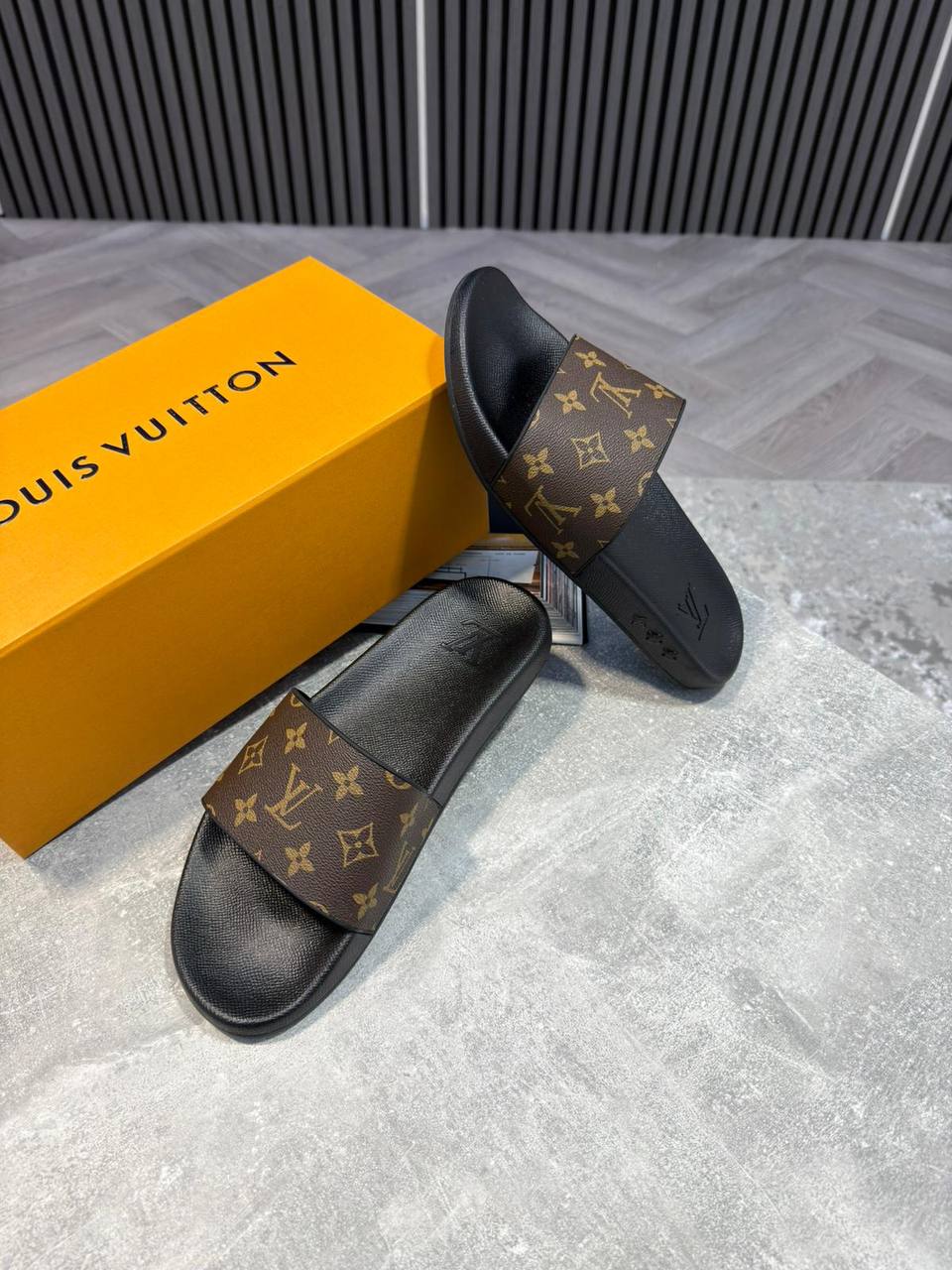 LVE WATERFRONT MULE SLIDES - BROWN