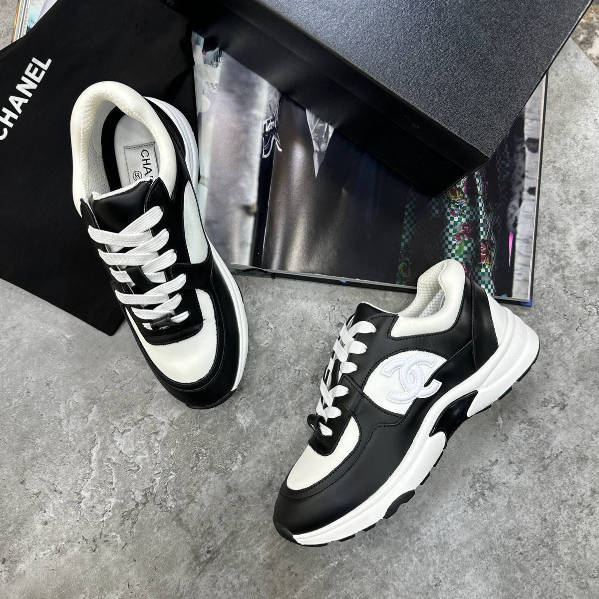 CHNL LEATHER TRAINERS - BLACK/WHITE