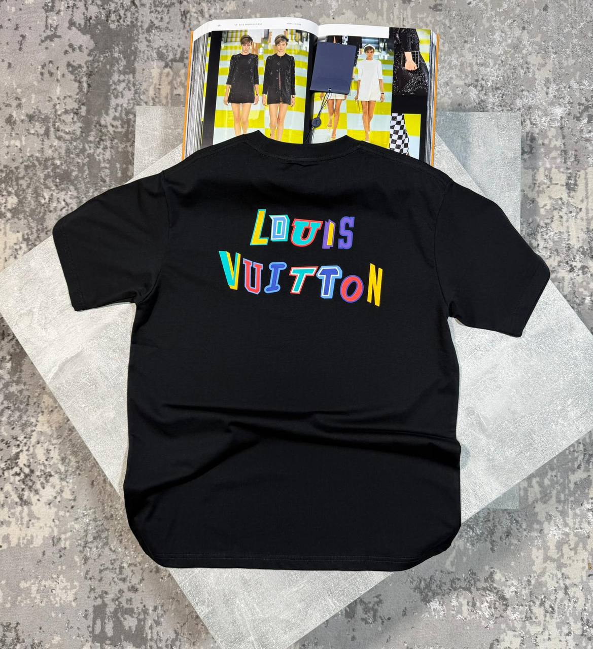LVE COTTON GRAPHIC TSHIRT - BLACK