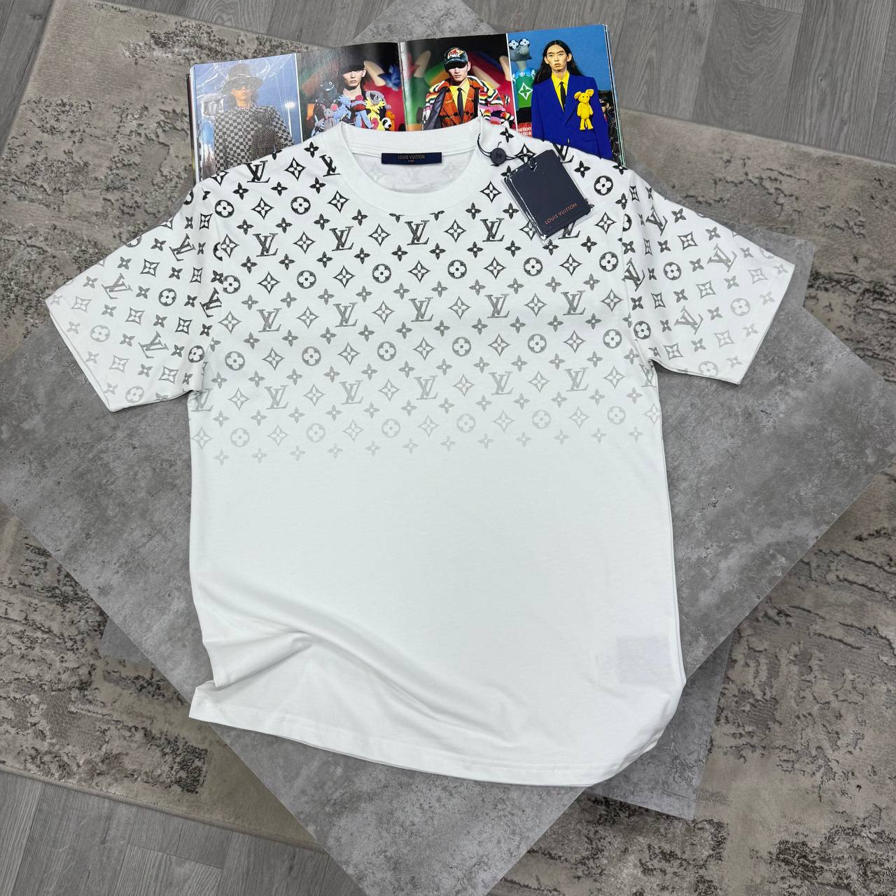 LVE MONOGRAM TSHIRT - WHITE
