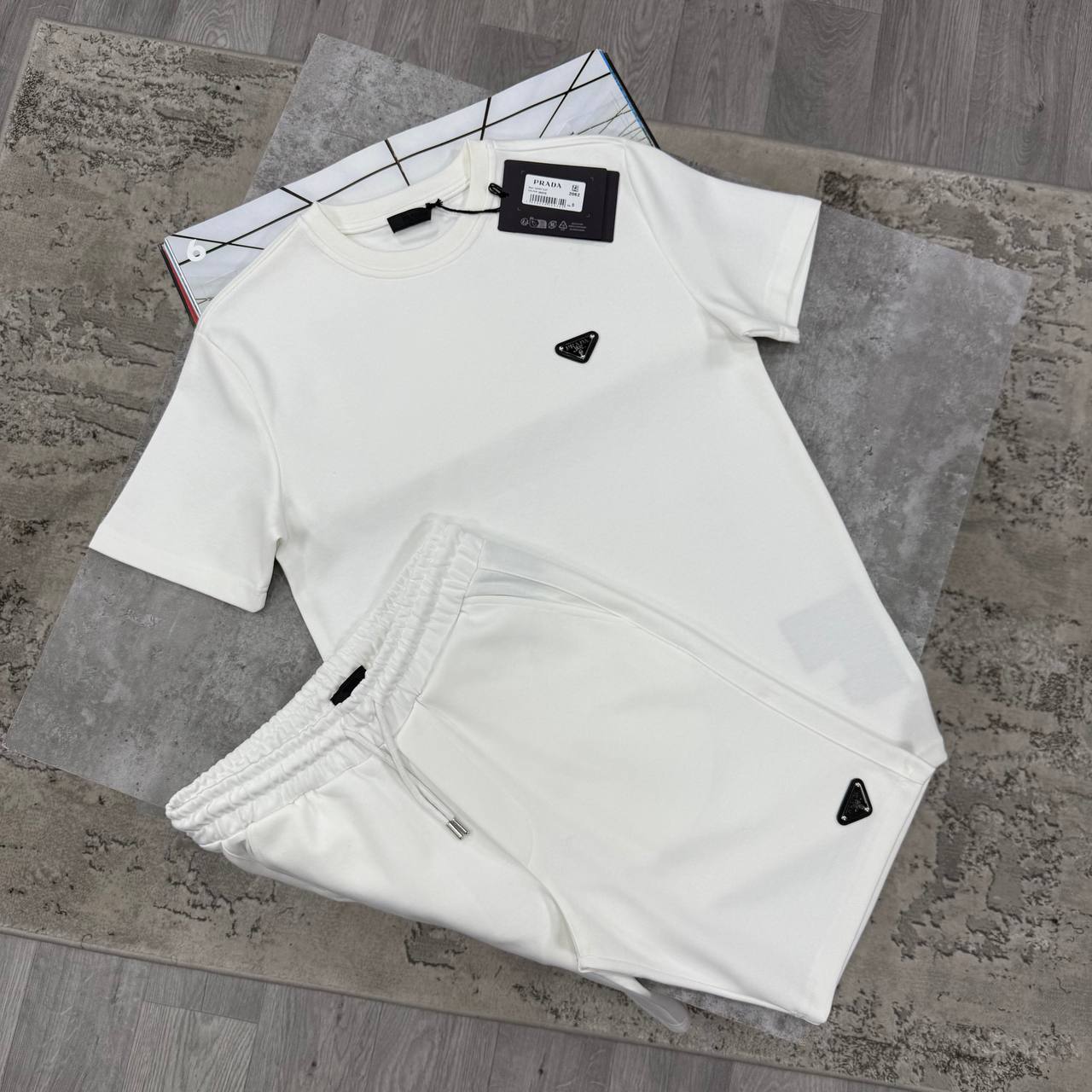 PDA TRIANGLE LOGO SHORT SETS - WHITE