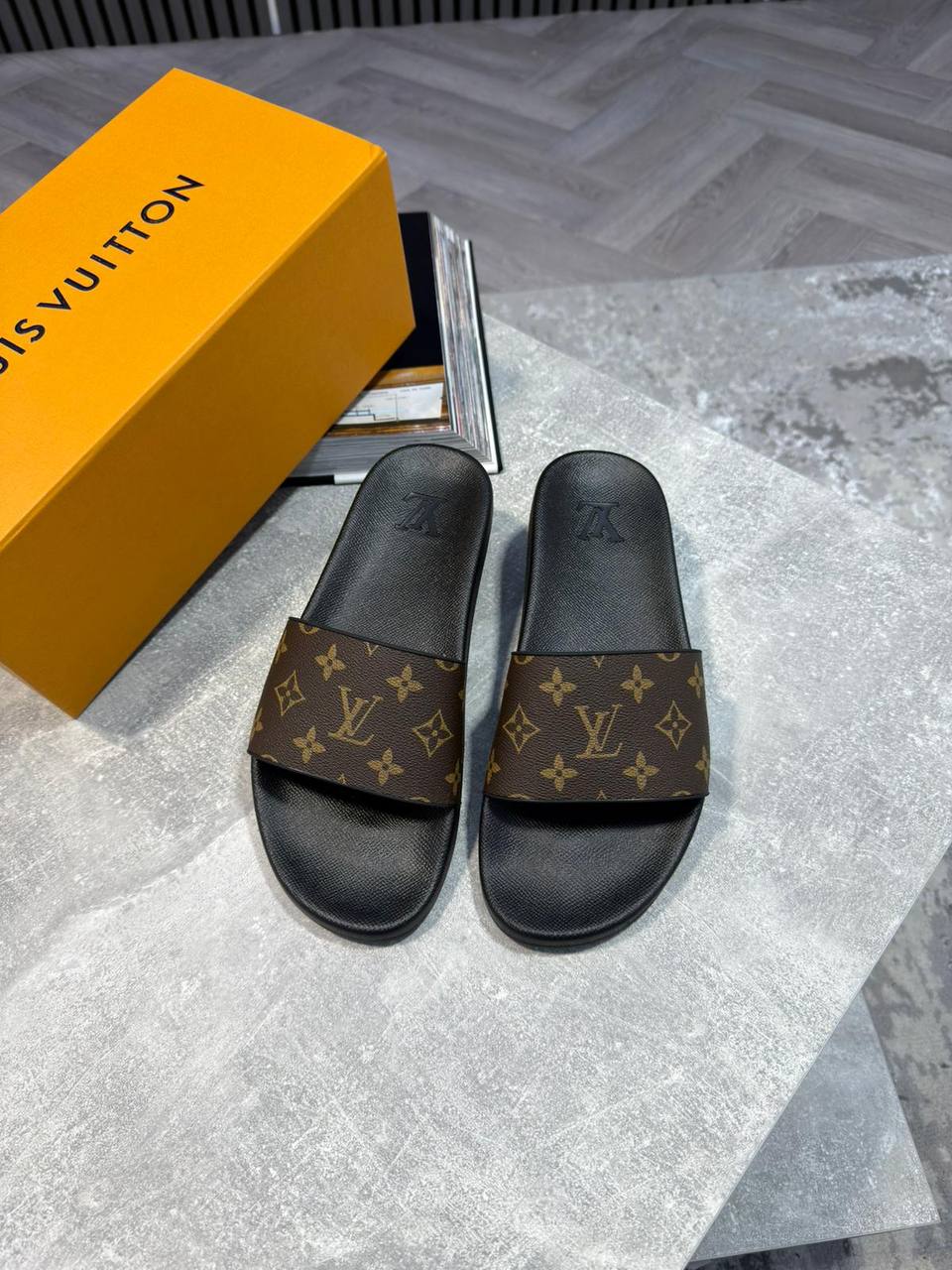 LVE WATERFRONT MULE SLIDES - BROWN
