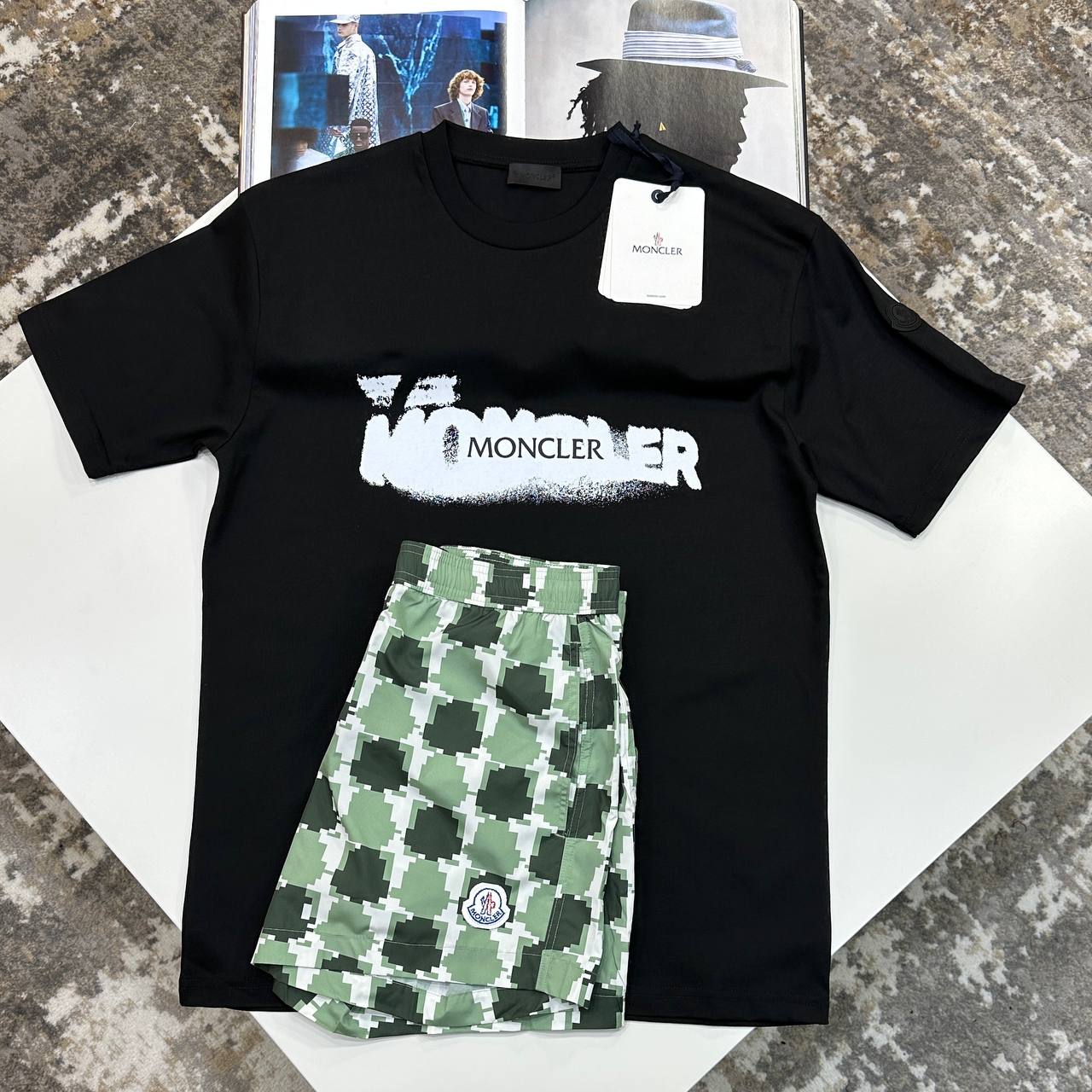 MNCLR GRAFFITI PAINT TSHIRT - BLACK