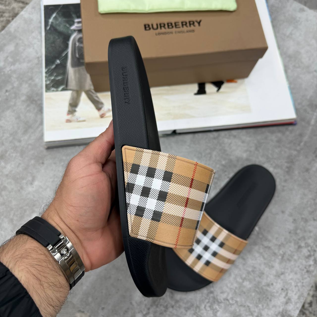 BBR CHECKED SLIDES - BROWN