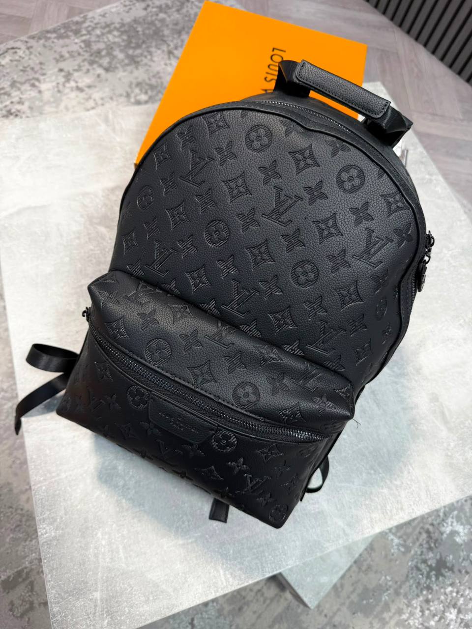 LVE MONOGRAM BACKPACK - BLACK